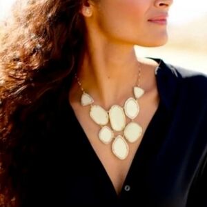 NWOT Stella & Dot Gold & Ivory Fiona Bib Gold Necklace